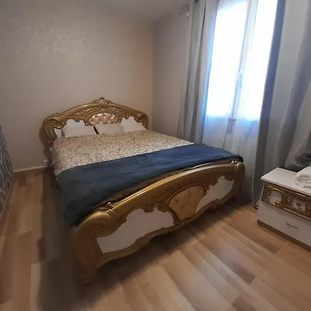 Le Zébresse Сasa de vacaciones Combrand