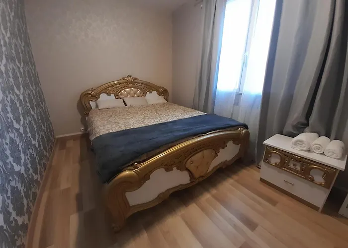 Le Zebresse 度假居 Combrand